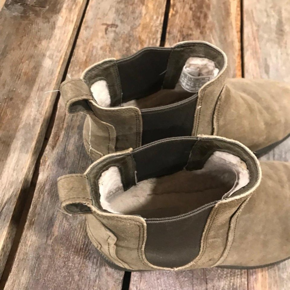 Ugg women's booties Boots size 6 - Picture 3 of 8